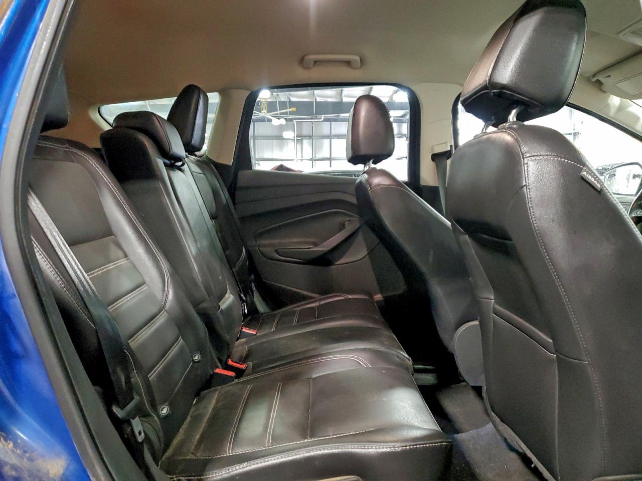 Ford Escape Titanium Image 12