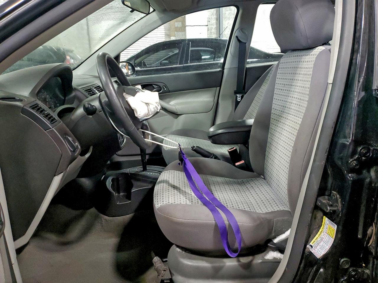 Ford Focus Zx4 Image 2