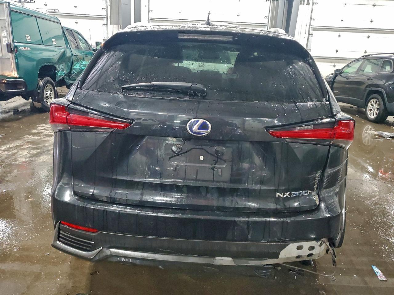 Lexus NX 300h Image 2