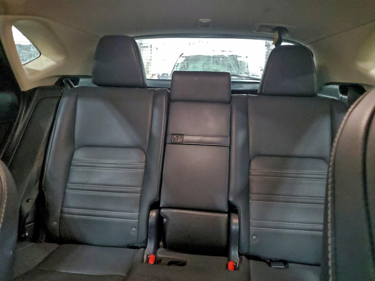 Lexus NX 300h Image 11