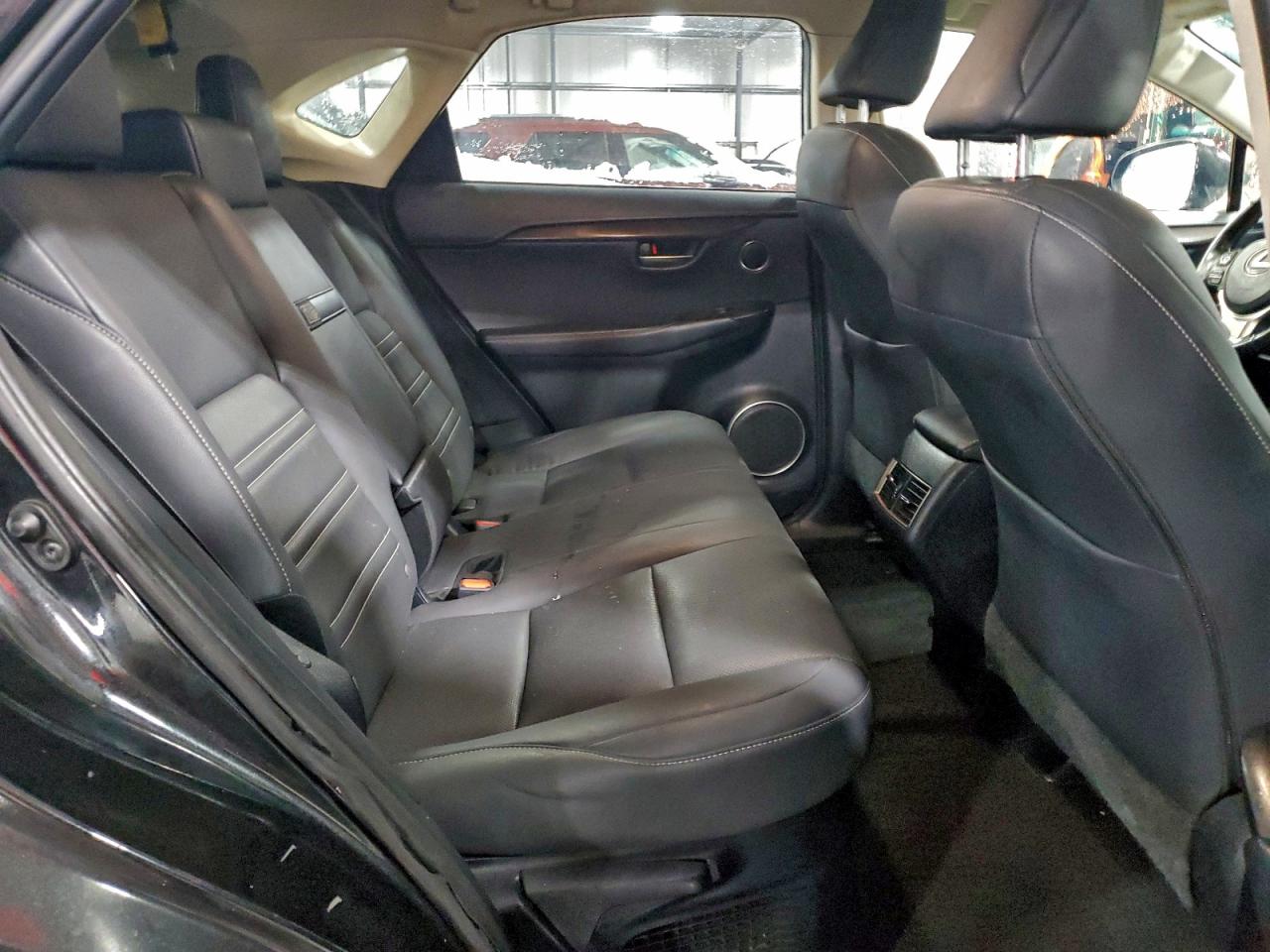 Lexus NX 300h Image 13