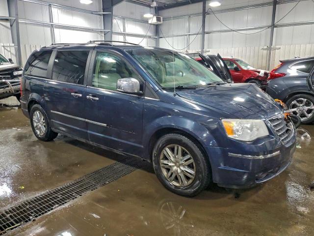 Chrysler Minivan Limited Image 10