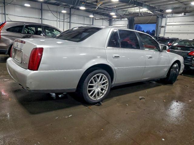 Cadillac DeVille Image 13