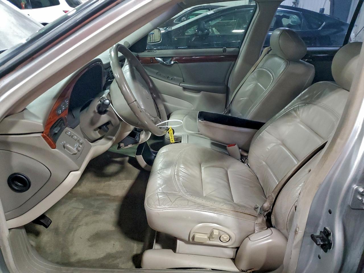 Cadillac DeVille Image 5