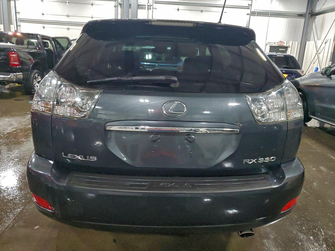 Lexus RX 330 Image 5