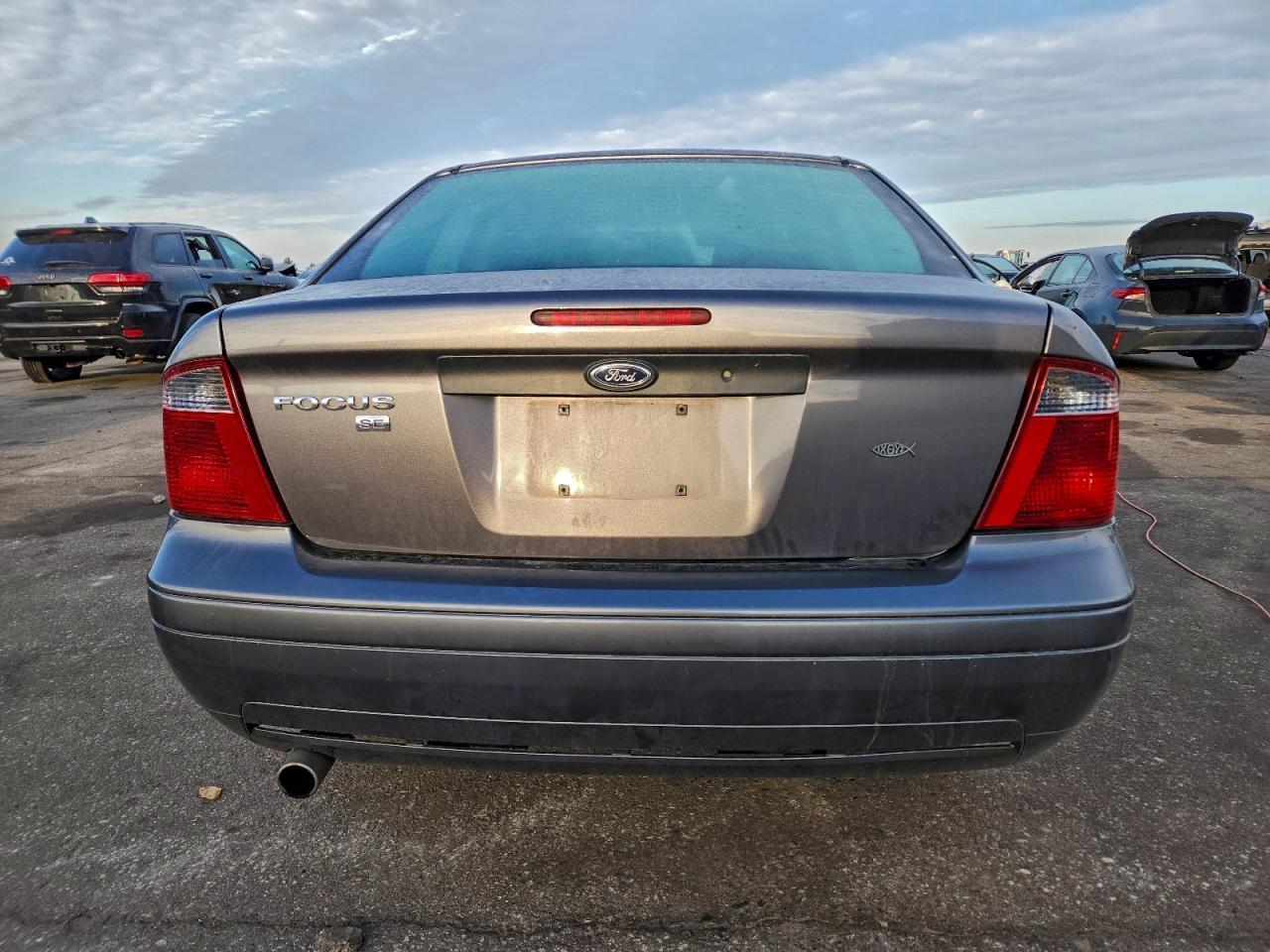 Ford Focus Zx4 Image 5