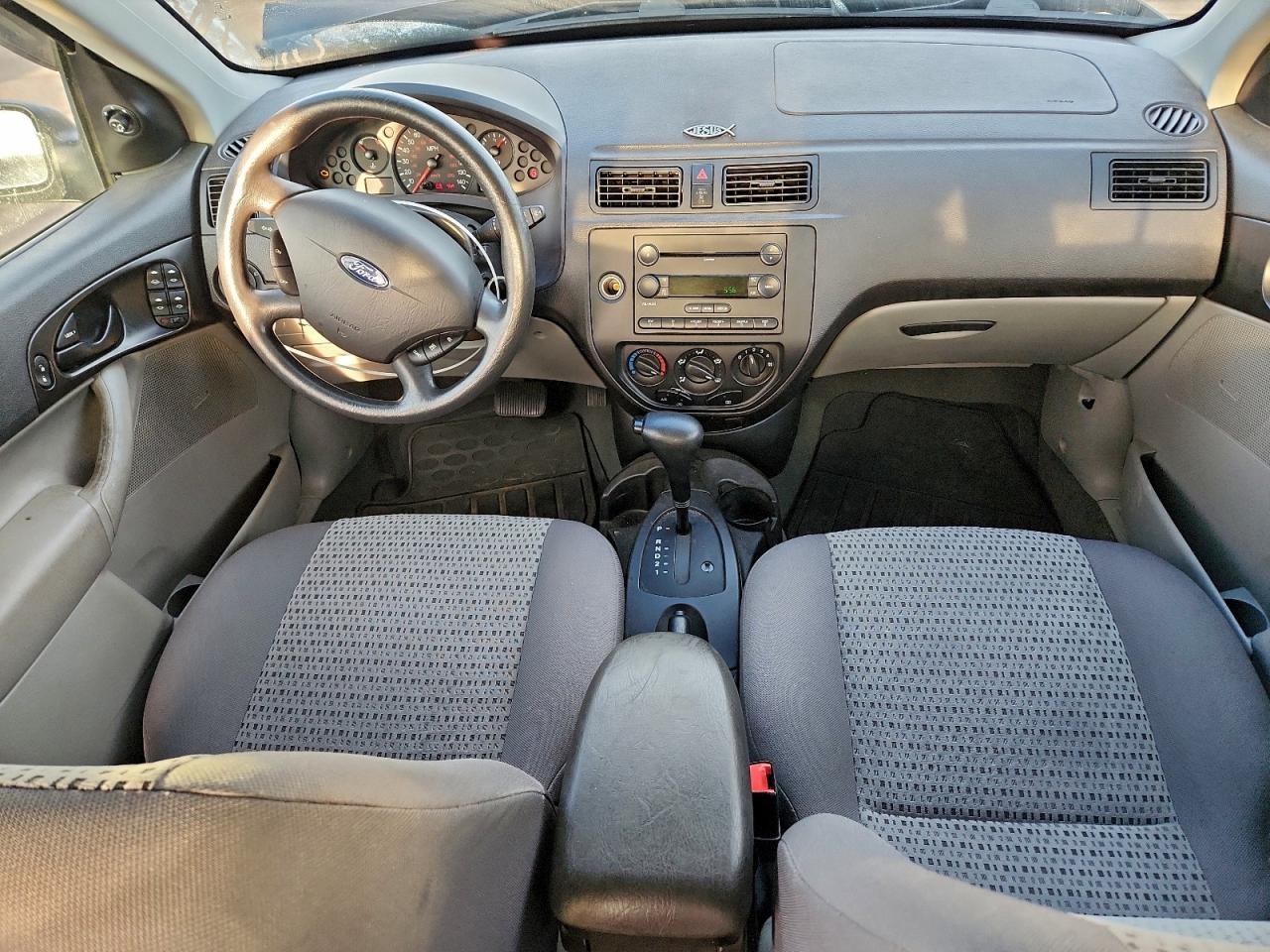 Ford Focus Zx4 Image 9