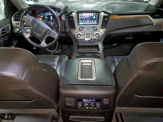 GMC Yukon Denali Image 6