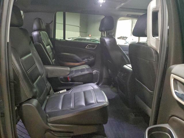 GMC Yukon Denali Image 8