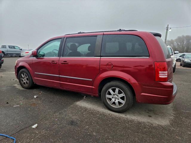 Chrysler Minivan Touring Plus Image 4