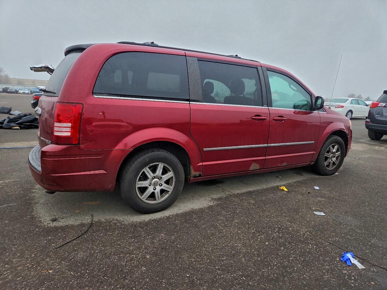 Chrysler Minivan Touring Plus Image 5