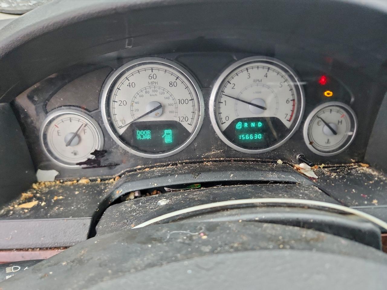 Chrysler Minivan Touring Plus Image 11