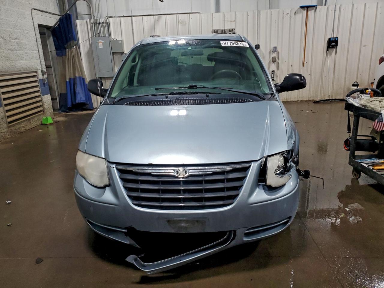 Chrysler Minivan Lx Image 4