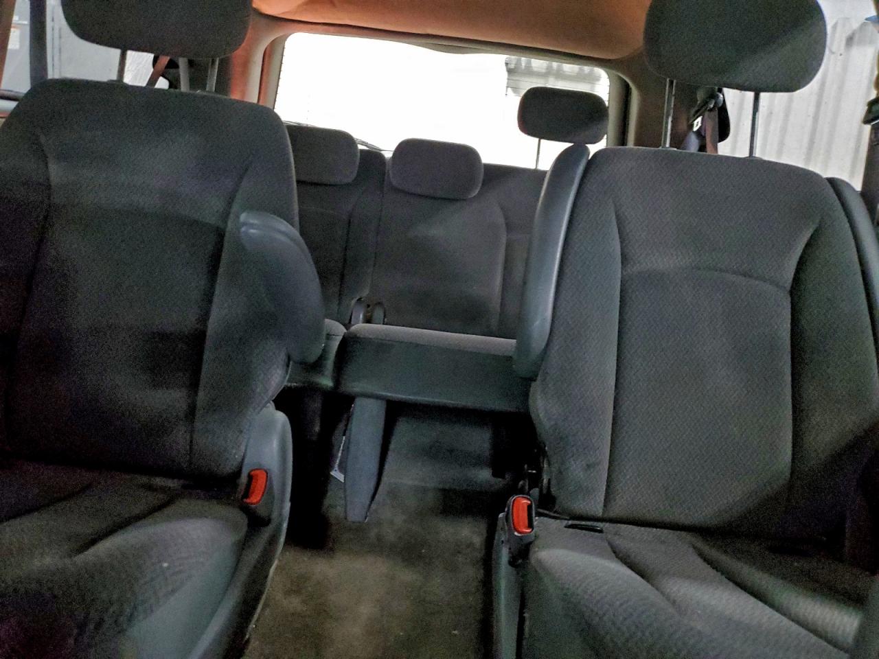 Chrysler Minivan Lx Image 8