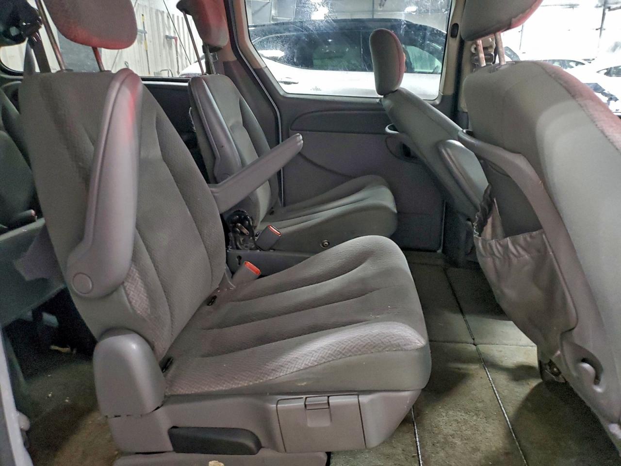 Chrysler Minivan Lx Image 12
