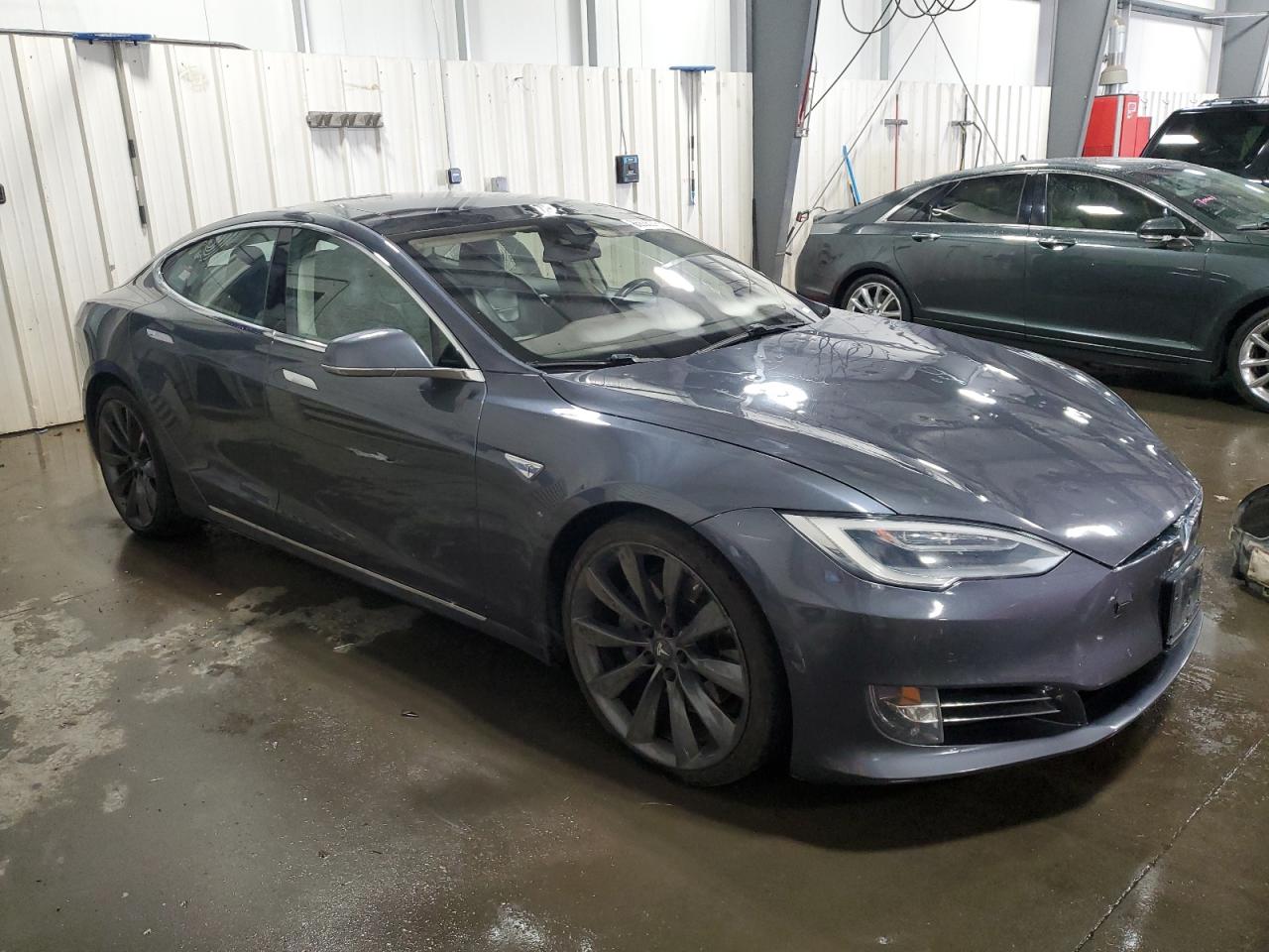 Tesla Model S Image 11