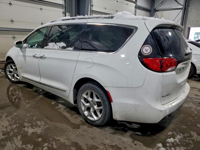 Chrysler Pacifica Touring L Image 5