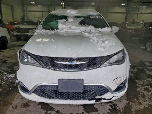 Chrysler Pacifica Touring L Image 12