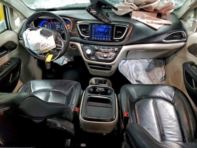 Chrysler Pacifica Touring L Image 11