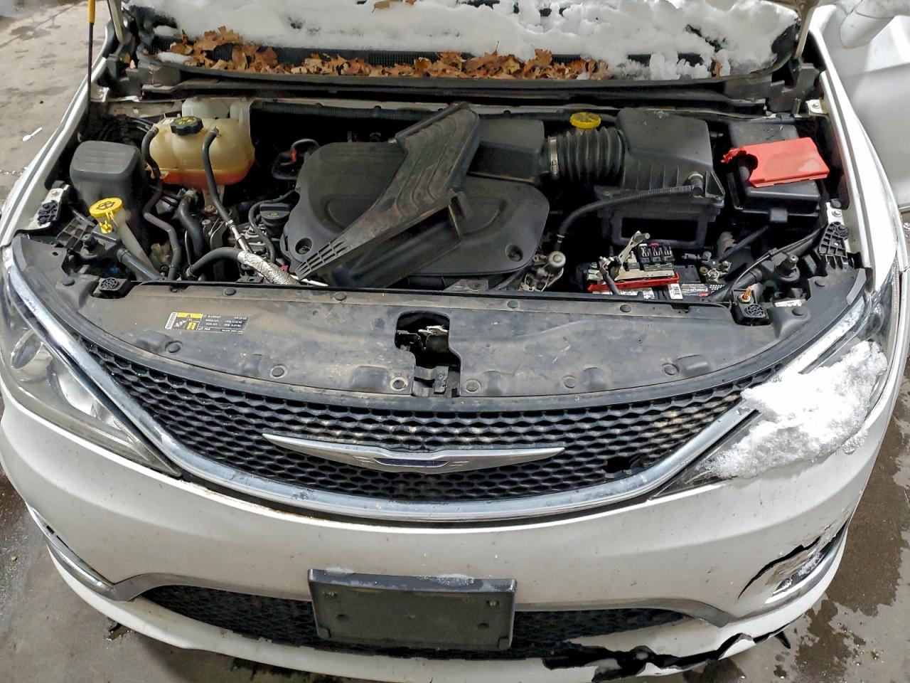 Chrysler Pacifica Touring L Image 10