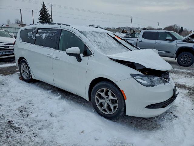 Chrysler Pacifica Touring Image 6