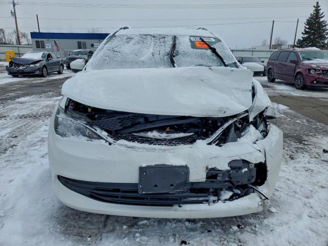 Chrysler Pacifica Touring Image 4