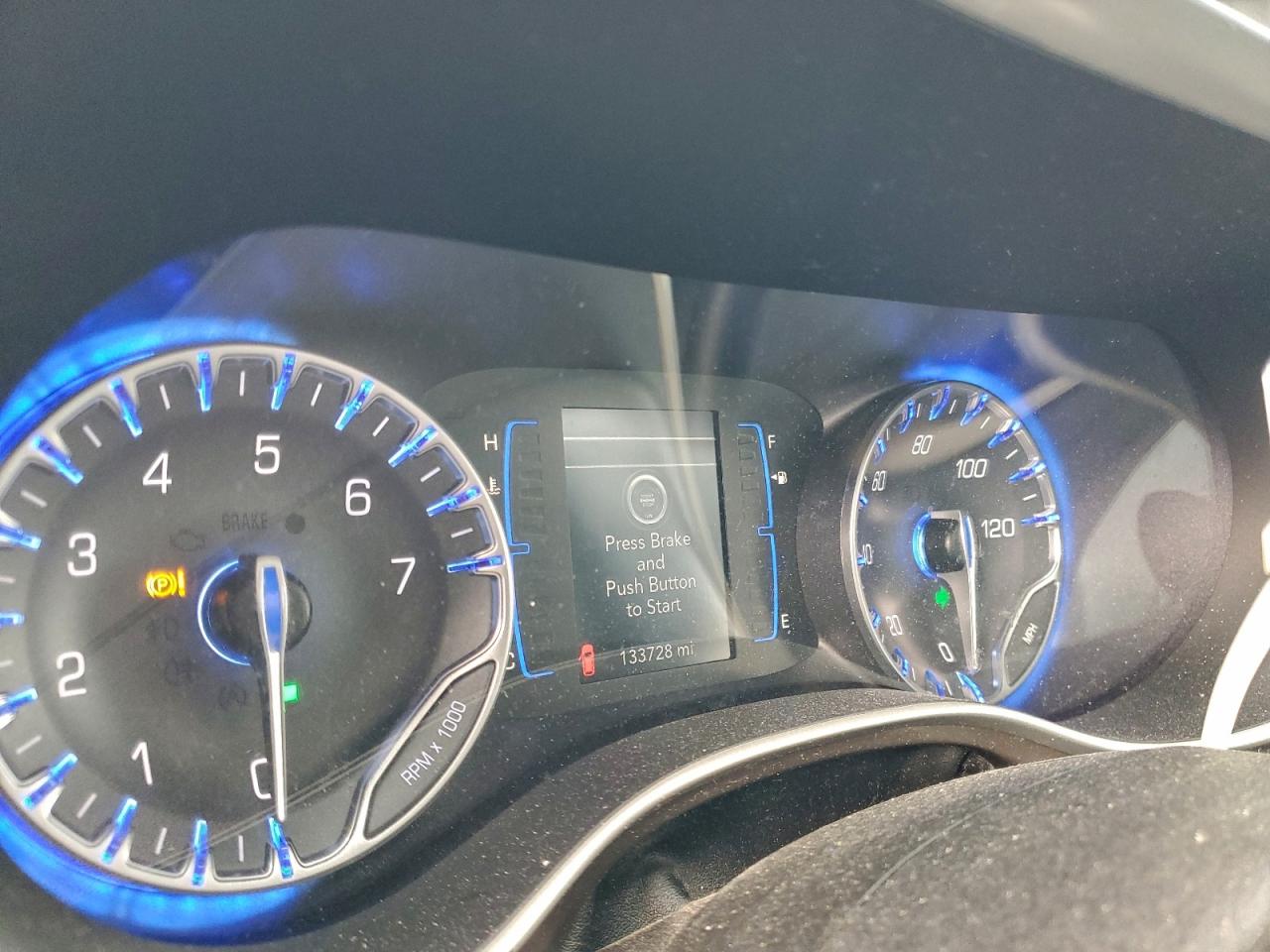 Chrysler Pacifica Touring Image 11