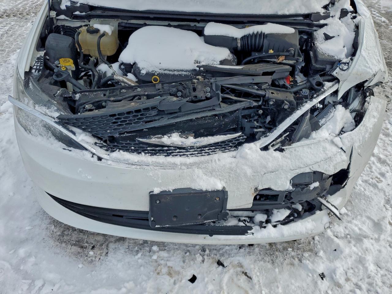 Chrysler Pacifica Touring Image 9