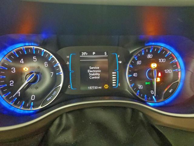 Chrysler Pacifica Touring Image 2