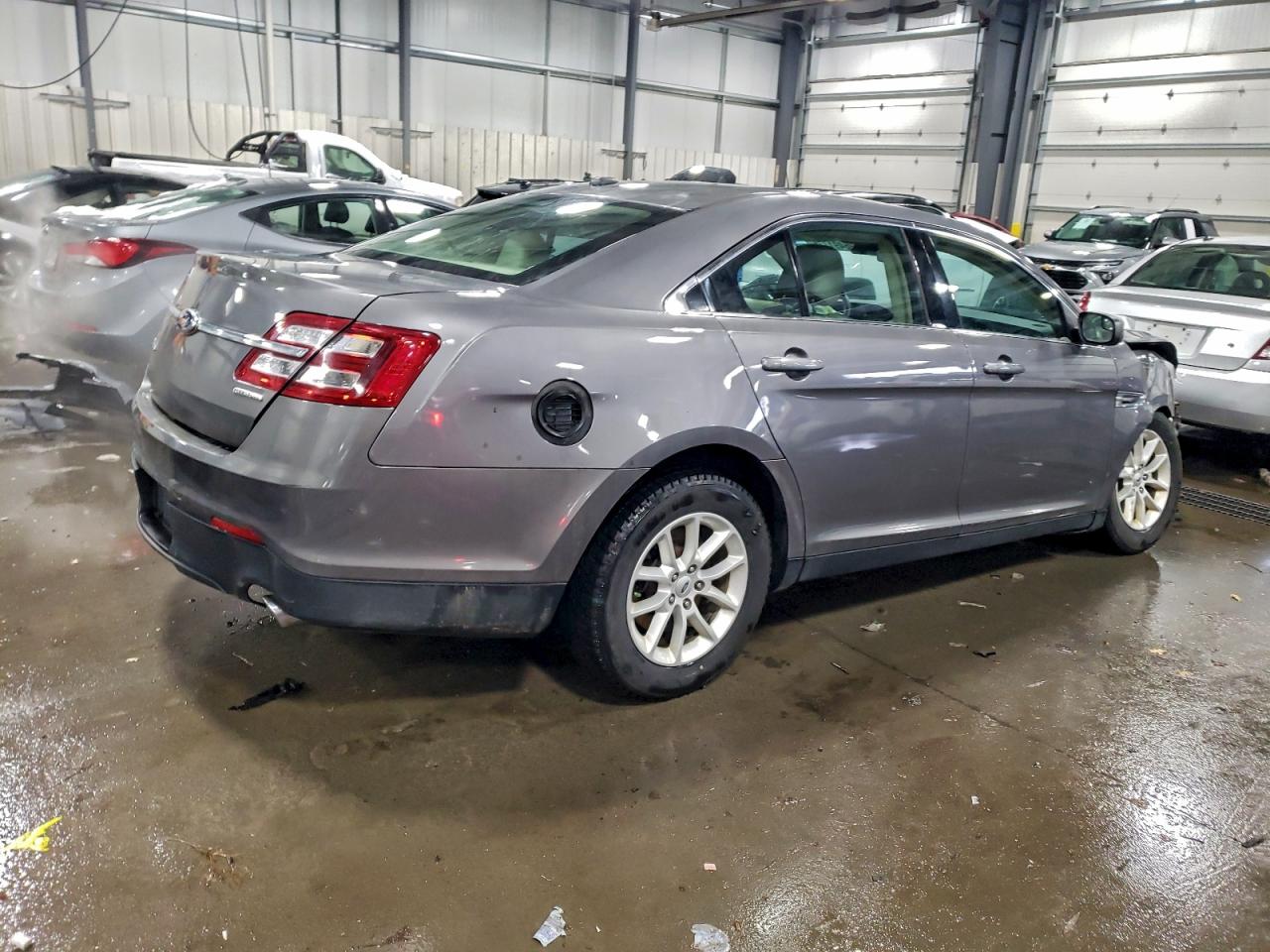 Ford Taurus Se Image 6