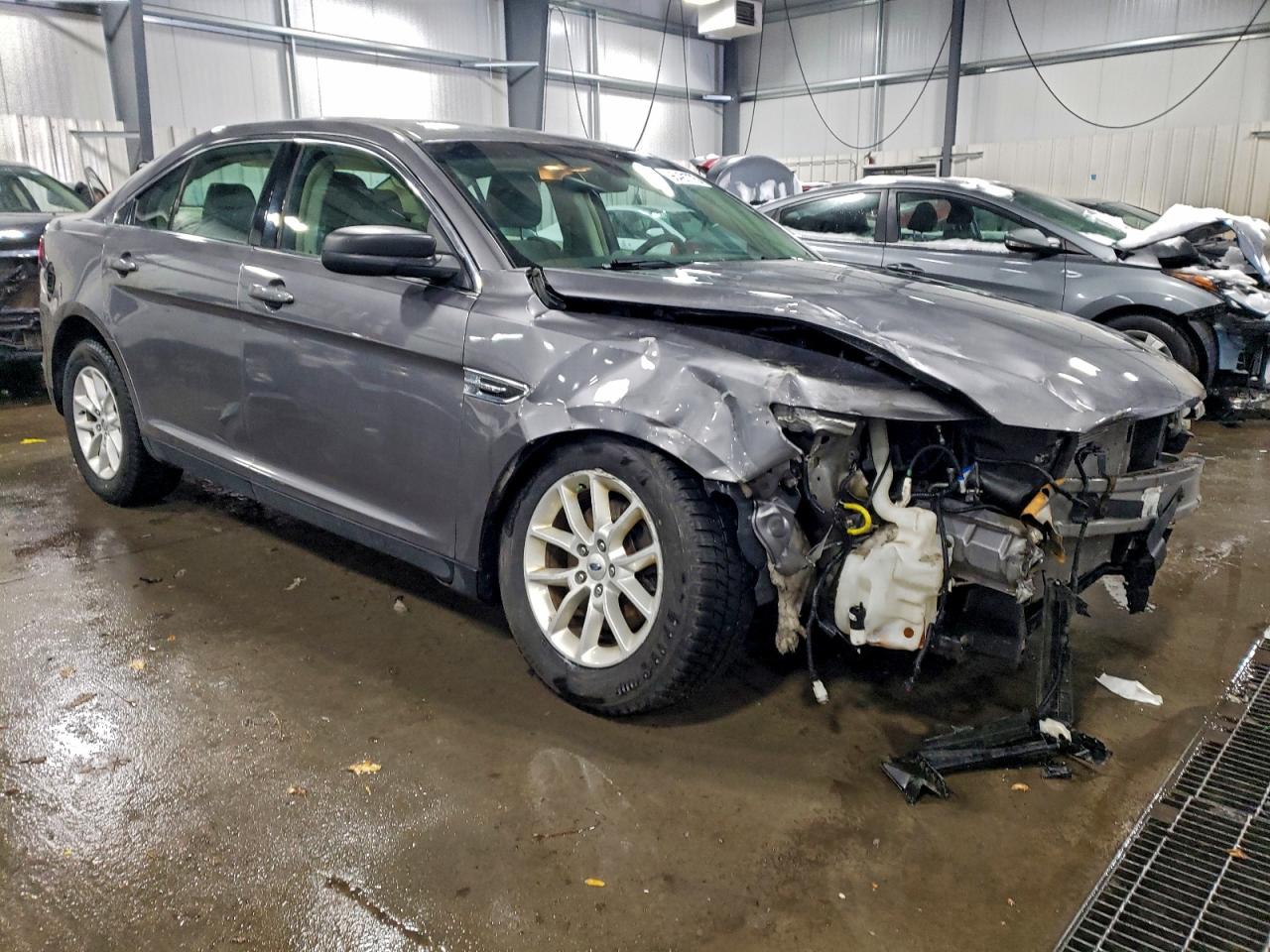 Ford Taurus Se Image 3