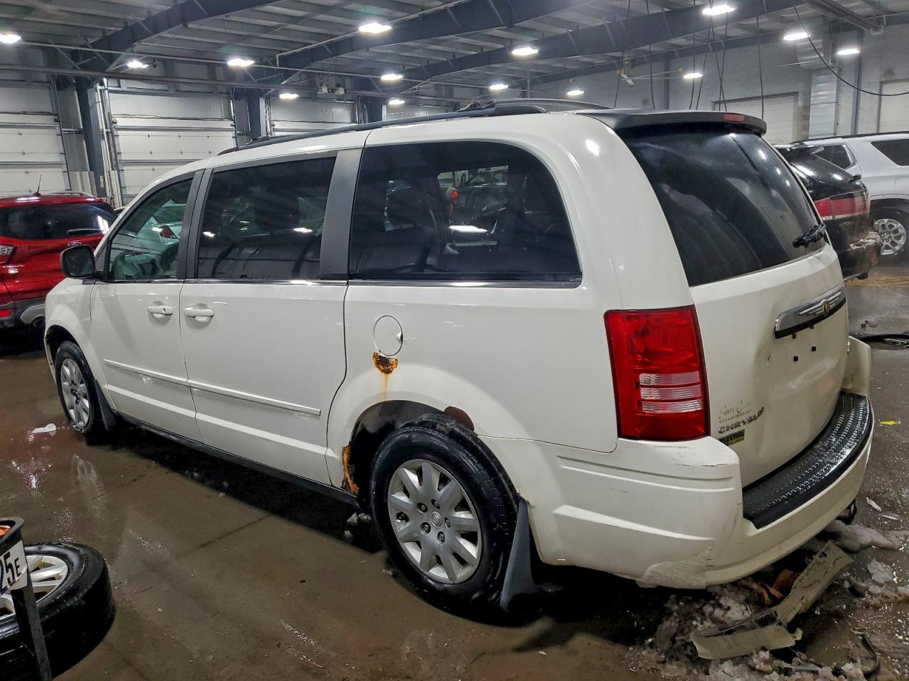 Chrysler Minivan Lx Image 7