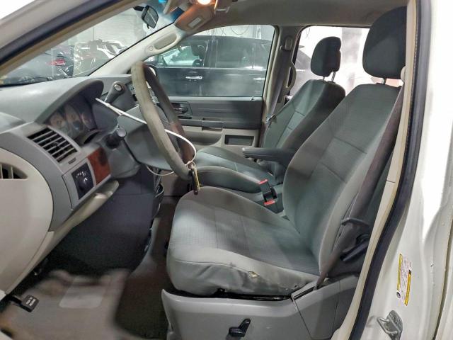 Chrysler Minivan Lx Image 6