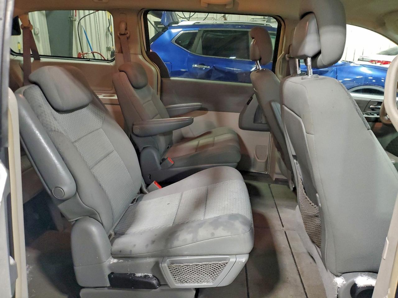 Chrysler Minivan Lx Image 3