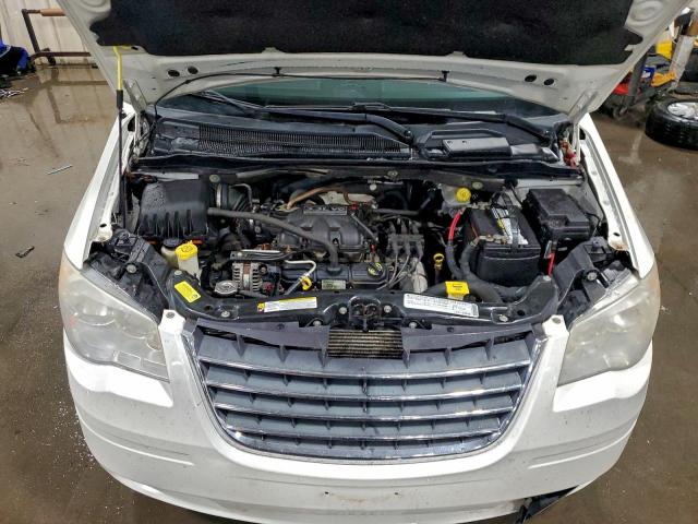 Chrysler Minivan Lx Image 2