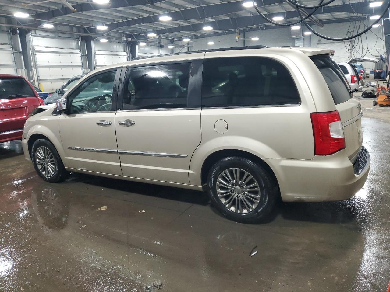 Chrysler Minivan Touring L Image 8