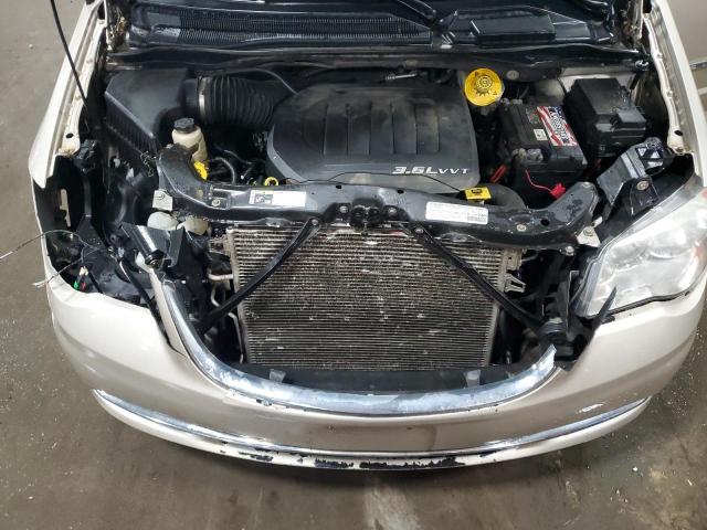 Chrysler Minivan Touring L Image 14