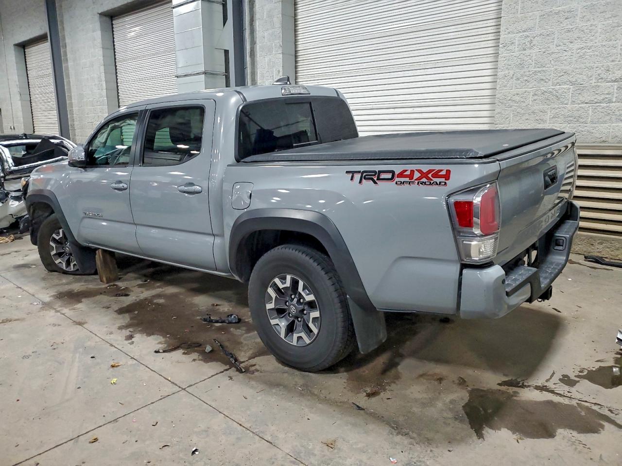 Toyota Tacoma Double Cab Image 11