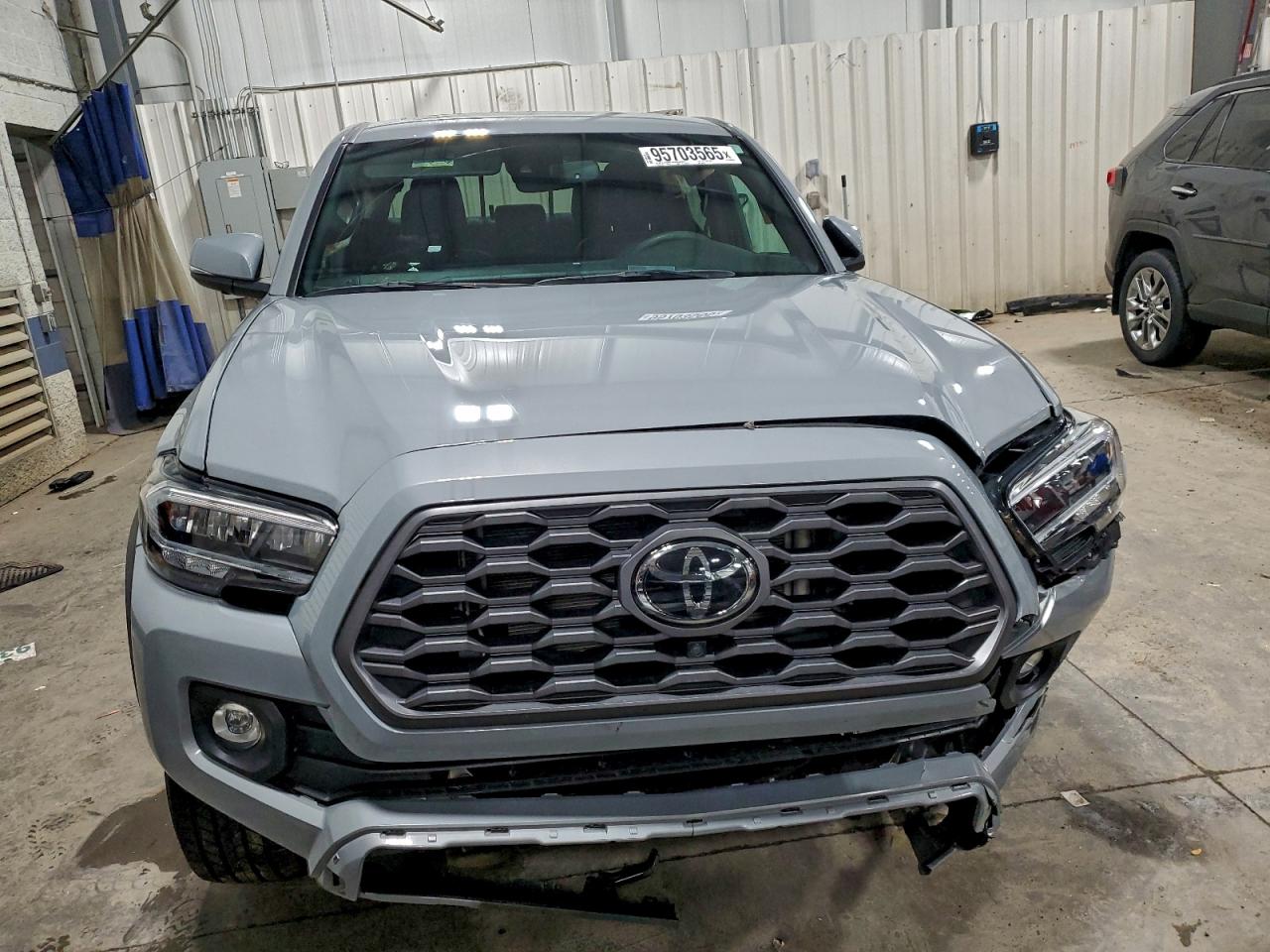 Toyota Tacoma Double Cab Image 5