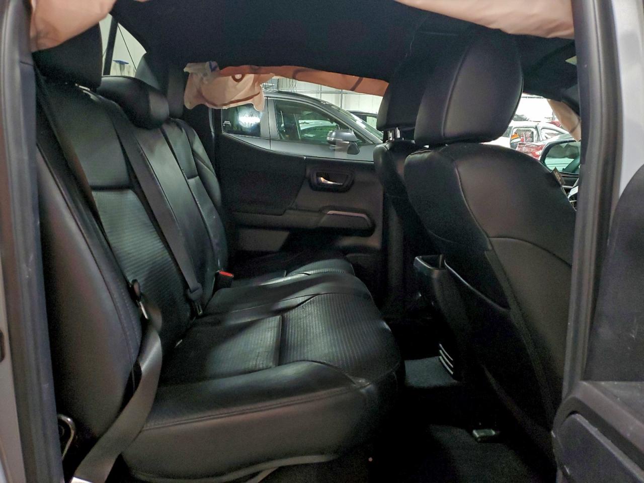 Toyota Tacoma Double Cab Image 6