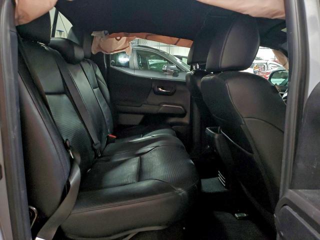 Toyota Tacoma Double Cab Image 6