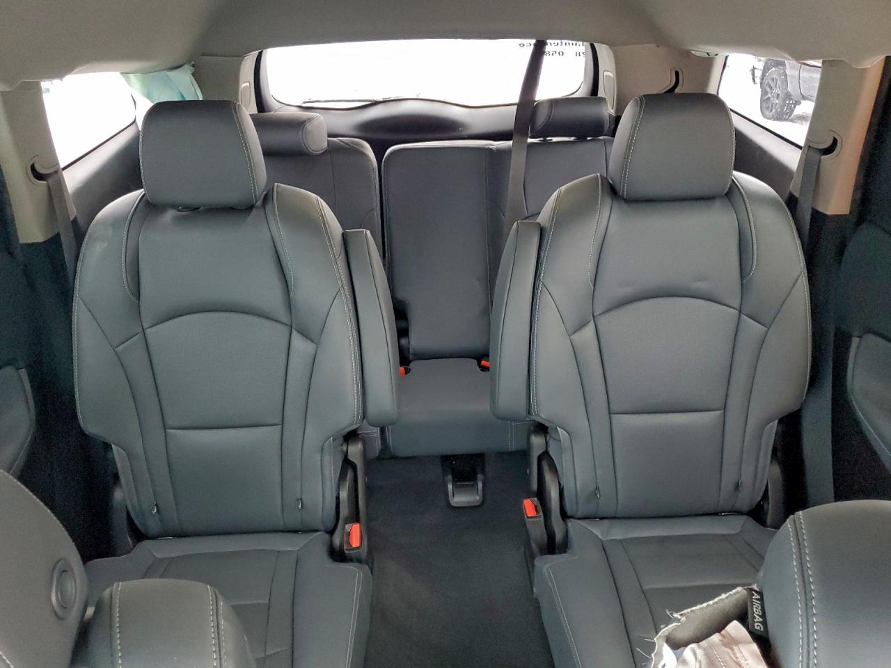 Buick Enclave Essence Image 11