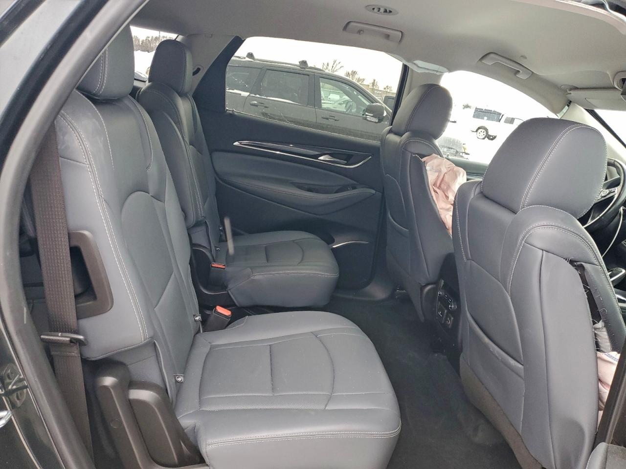 Buick Enclave Essence Image 5