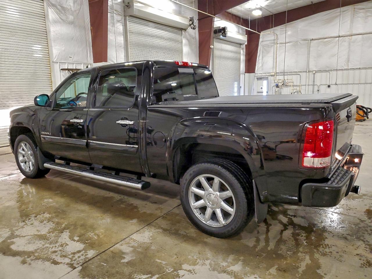 GMC Sierra K1500 Denali Image 9