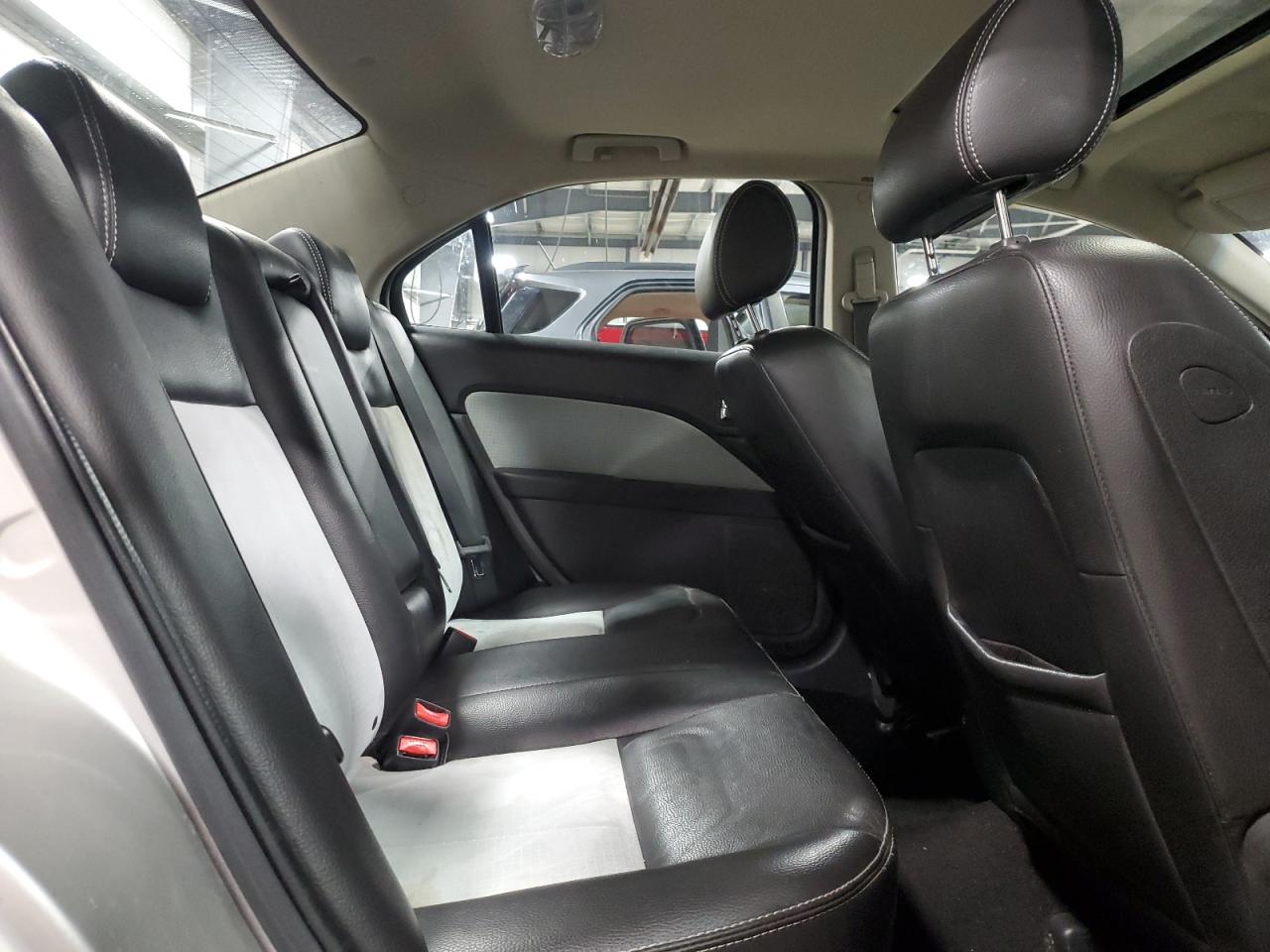 Mercury Milan Image 6