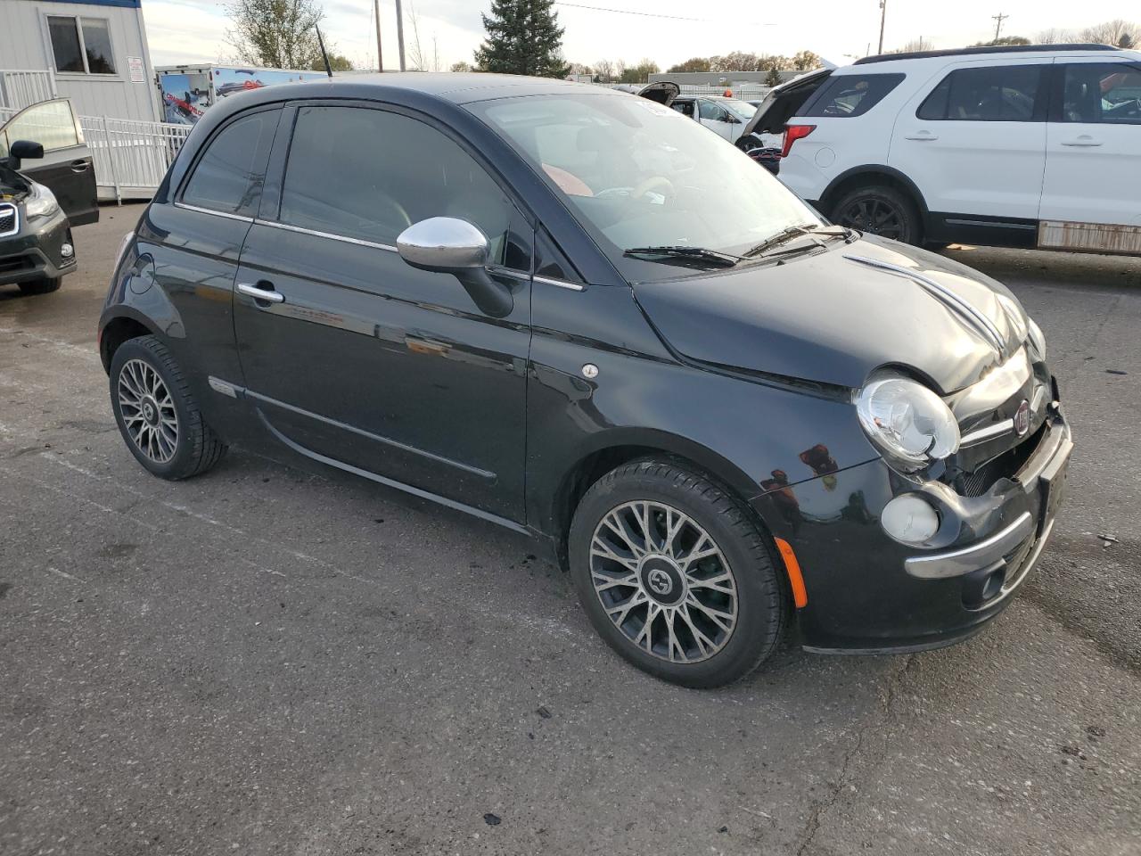 FIAT 500 Lounge Image 3