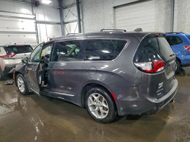 Chrysler Pacifica Touring L Plus Image 2