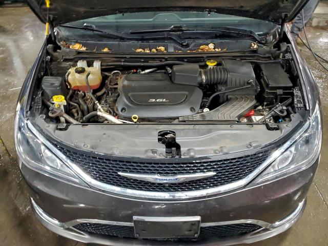 Chrysler Pacifica Touring L Plus Image 12