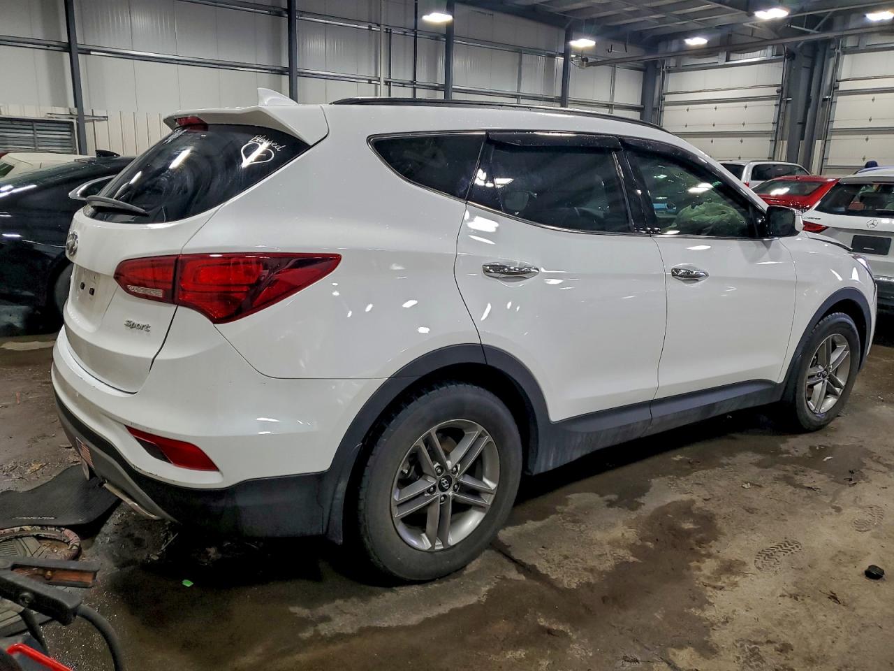 Hyundai SANTA FE Image 8
