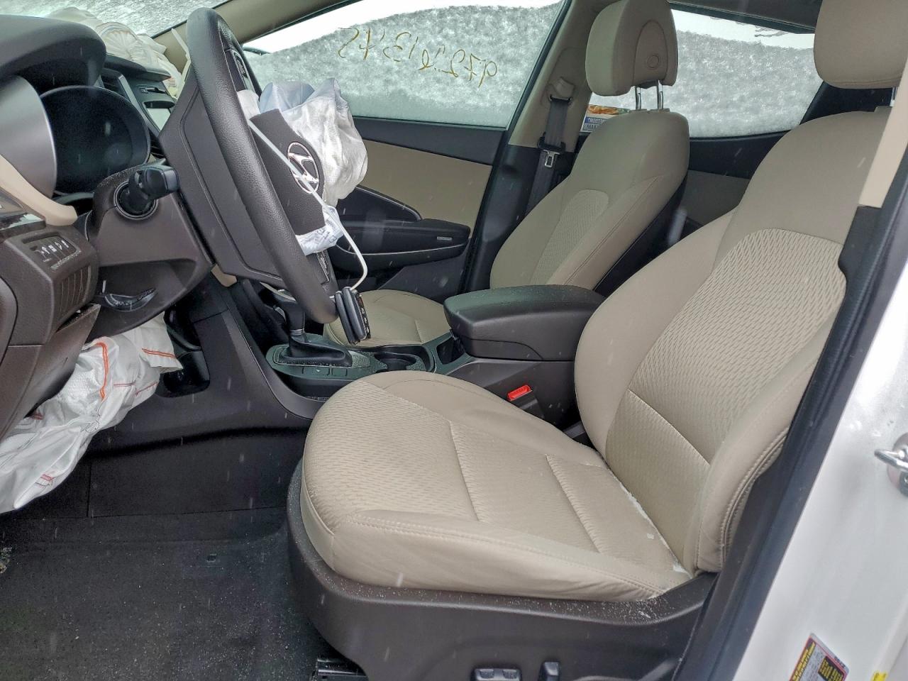 Hyundai SANTA FE Image 12